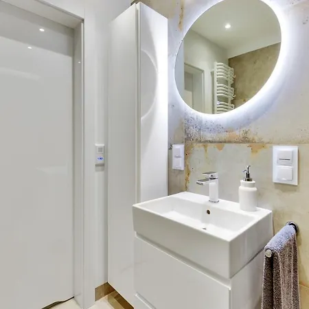 Aleja Gold - Acco Rent *
