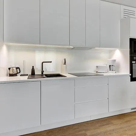 Aleja Gold - Acco Rent